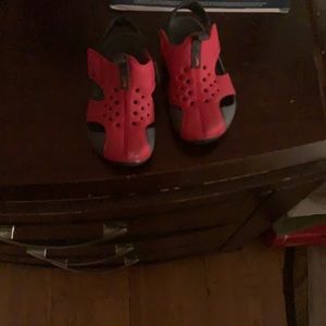 Selling Nike slippers any questions feel to ask.😊